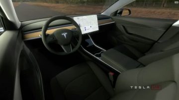 特斯拉Model3交車 訂單破50萬考驗台廠產能