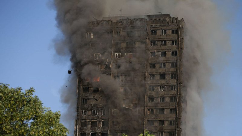 倫敦公寓大火 銀行還在扣房租