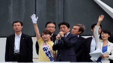 安倍苦战 东京都议会议员选举投票