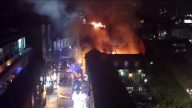 伦敦知名集市深夜恶火 整栋楼陷火海（视频）