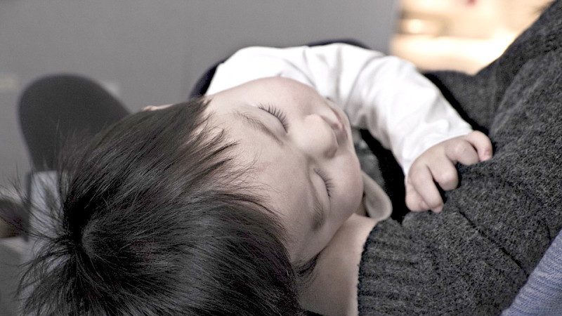 孩子早睡为什么那么难？只需三步，孩子9点主动睡觉不再困难！
