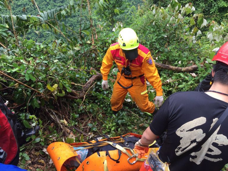 趕在颱風登陸前下山 花蓮登山隊 1人墜谷身亡