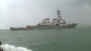 美國軍艦撞上商船 10失蹤5受傷