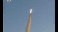 朝鲜无预警再射导弹  飞越日本上空