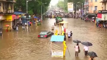 南亚雨季暴洪 孟买变水都 上千人丧生