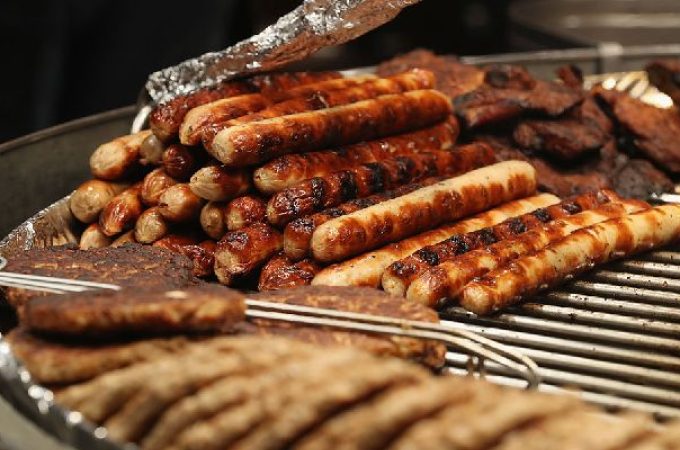 “挂猪头卖马肉” 加国研究：抽查显示20%的香肠含非标签成分