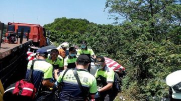 国道3号戒护抛锚车遭追撞  警员1死1伤