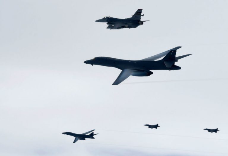 朝鮮恫嚇攻擊關島 美B-1B轟炸機飛越半島成常態