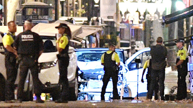 巴塞羅那恐襲 車撞觀光人行道至少13死50傷（視頻）