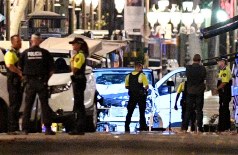 巴塞羅那致命恐襲 再傳車輛強過檢查哨撞倒2警