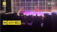 太疲累 遼寧馬戲團老虎發飆 撲倒馴獸師（視頻）