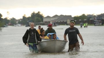 哈維降雨破歷史紀錄 休斯頓加緊救災