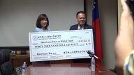 哈維賑災 世華工商婦女會捐款7萬元