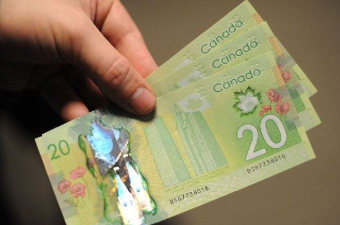 多伦多现假钞纸币 透明条被动手脚