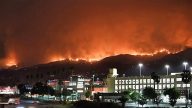 洛杉磯野火難控 逾千消防員救火 州長宣布進入緊急狀態