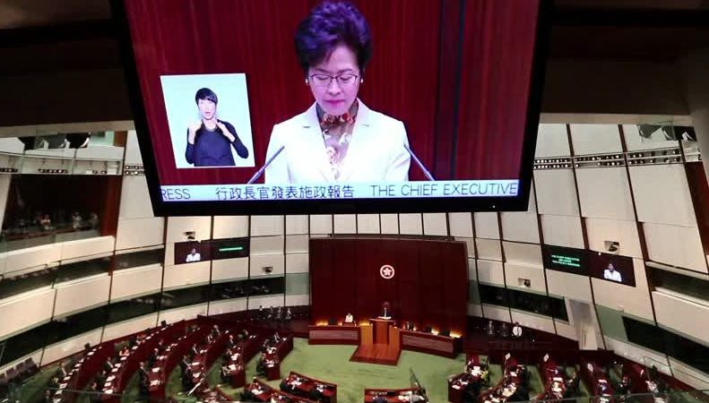 林郑首份施政报告避政改  港民主派不满