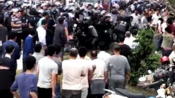 广东肇庆民众抗议当局重建垃圾场遭千警镇压（视频）