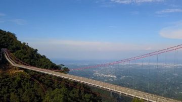 让游客如走在云端 全台天空步道汇整