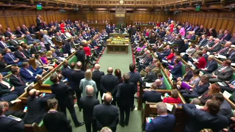 違反內閣行為準則 英國首席大臣辭職