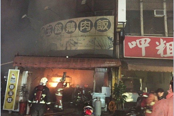 台新北市鹅肉摊遭纵火酿1死4伤 警机场紧急拦截3嫌