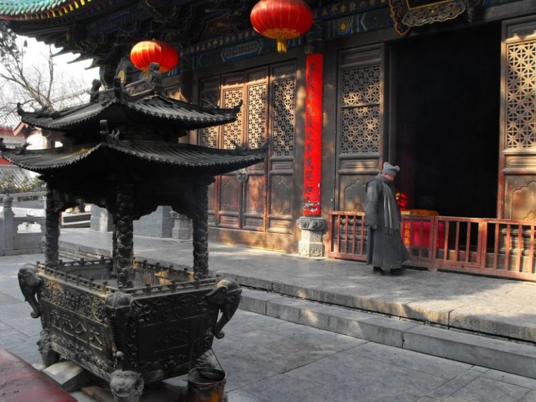 殺人犯變福建古寺住持 誘騙尼姑生子斂財