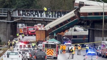 華盛頓州Amtrak列車出軌  3死70多傷