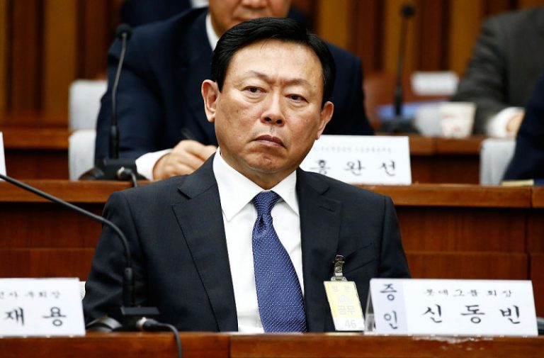 樂天集團貪腐案 辛東彬獲判20個月 95歲父親判囚4年