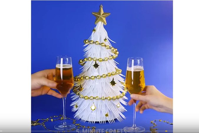 她用塑料餐叉做出漂亮聖誕樹 多達22種聖誕裝飾教給你（視頻）