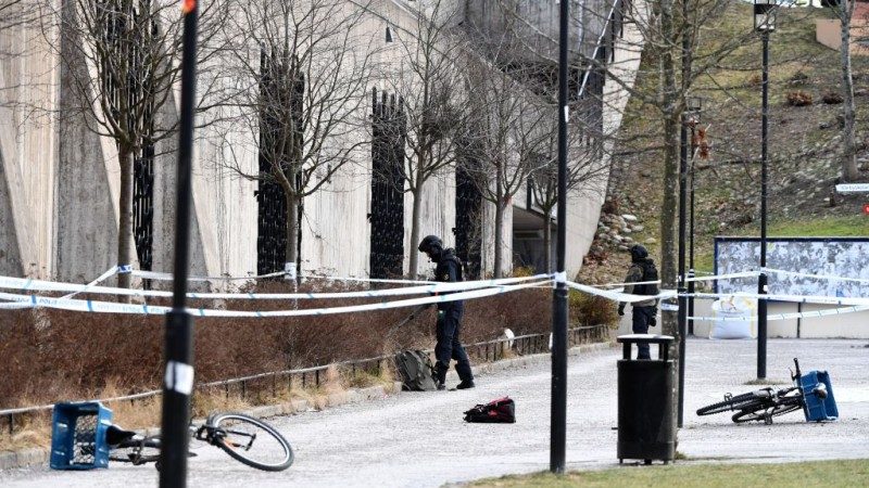 瑞典男子地鐵站外撿物品 瞬間爆炸1死1受傷