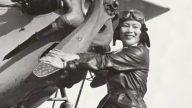 首位华女飞行员纪录片 华人航空史新章节