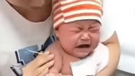 打针扎出了潜能？ 6月大的宝宝竟哭喊“真疼啊！”（视频）