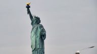 自由女神像火炬重燃 政府开门前州政府自掏腰包