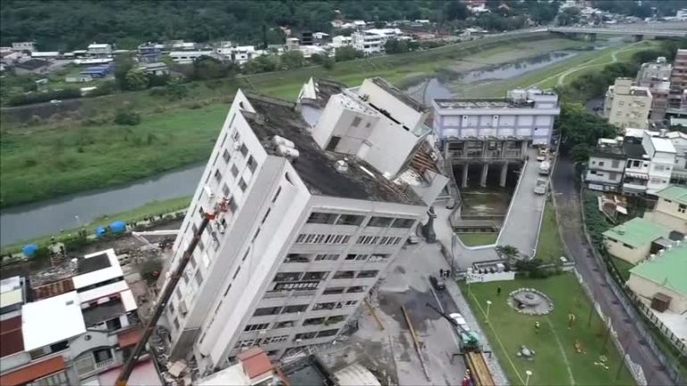 台灣強震 緊急搶救 至少8死66失聯