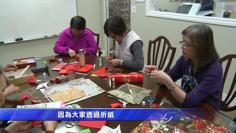 折紙紅包為金魚  心懷希望迎新年