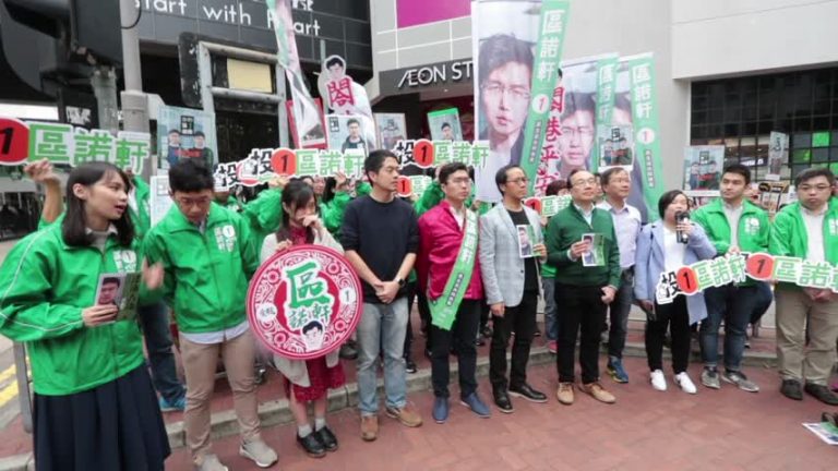 港民主派候選人 新年巡遊拉票