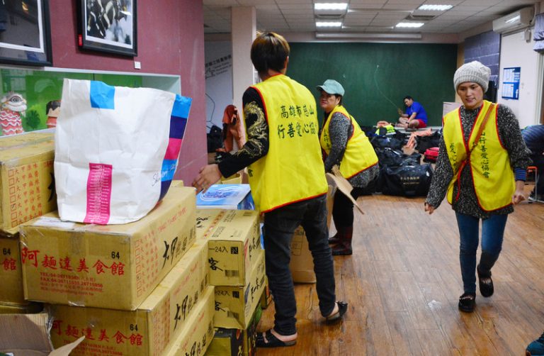 看見台灣溫暖！地震讓家沒了 災民：沒餓著、沒凍著
