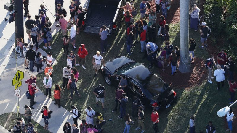 佛州高中枪击案17死50伤 凶嫌系除名学生