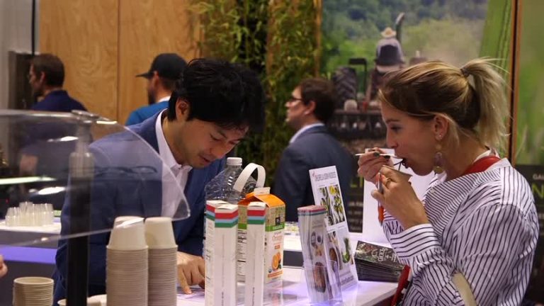 【工商】美西健康食品展 小球藻烏冬麵受歡迎