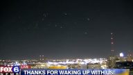 主持人惊呼“外星人？”威州夜空神秘光点群飞舞（视频）