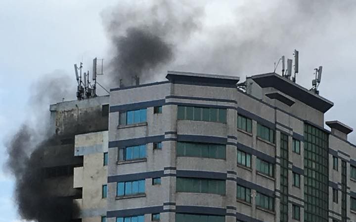 台东市三博饭店惊传火警 浓烟窜出房客受惊