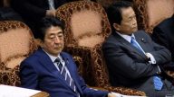 疑贱卖国土篡改文件 日相安倍声望重创