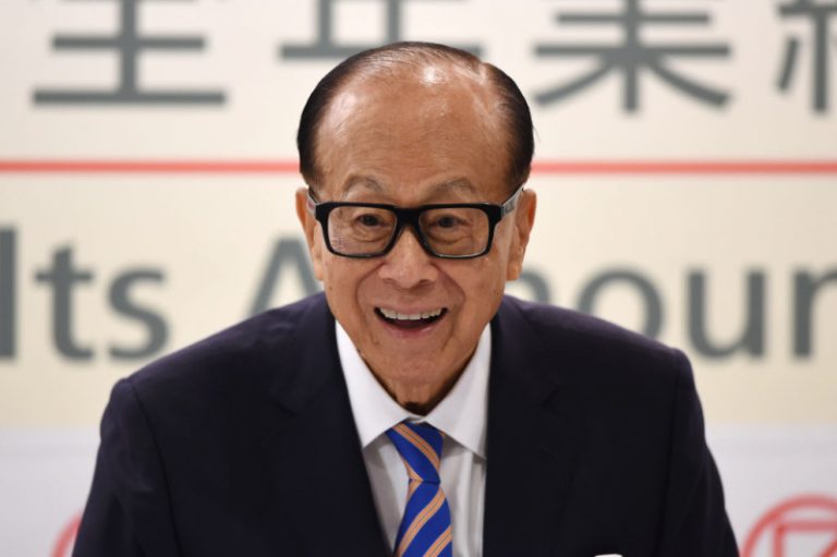 長和集團主席 億萬富豪李嘉誠宣布退休