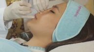 大陆微整形成“危”整形 广州女打玻尿酸眼睛险失明