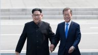 北纬38度线 金正恩拉着文在寅“脱稿演出”