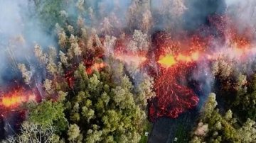 夏威夷火山爆发 熔岩流入住宅区 强撤万名居民(视频)