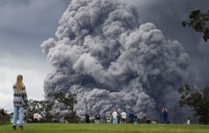 夏威夷火山激烈爆發  當局發布「紅色警告」