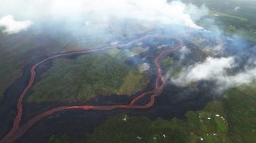 夏威夷火山熔岩流量增 阻出岛交通 威胁发电厂