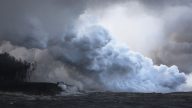 夏威夷火山持续喷发 岩浆流入大洋