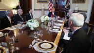 川普与5州长白宫进餐 商讨边境安全