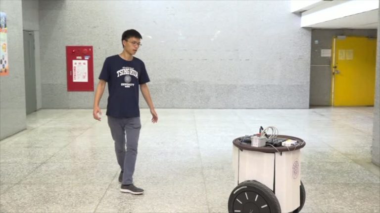 台清大開發智慧機器人 透過便宜鏡頭看世界